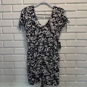 NEW Express Black and White Floral Romper Size 4